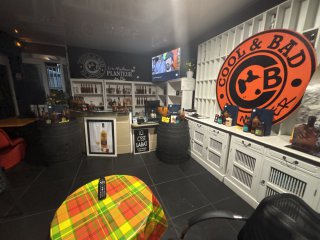 copyright jvyprod 2023 2026 pour Le meilleur planteur au monde - cool and bad de Maher Bade